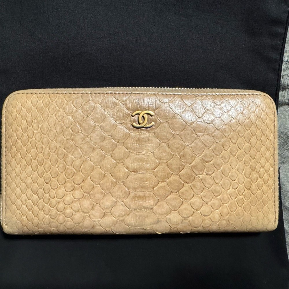 Chanel python zipper wallet - Picture 2 of 8
